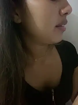 Snapshot of LuizaDiaz chatting on 02.14.25 LuizaDiaz online show from 02.14.25
