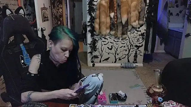 Snapshot of trashbrat chatting on 09.10.25 trashbrat online show from 09.10.25