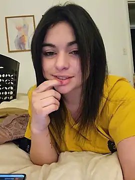 Snapshot of makemesmiley chatting on 10.28.25 makemesmiley online show from 10.28.25