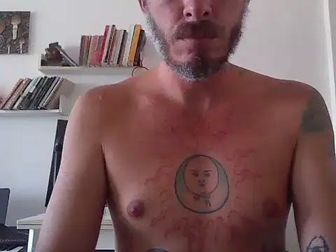 Snapshot of xtrppyx chatting on 03.20.25 xtrppyx online show from 03.20.25