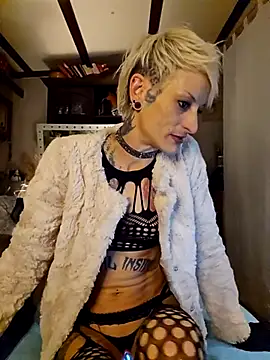 Snapshot of MissParadise40 chatting on 03.19.25 MissParadise40 online show from 03.19.25