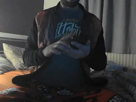 Snapshot of allnaked00 chatting on 11.18.25 allnaked00 online show from 11.18.25