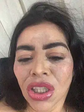 Snapshot of lashula chatting on 10.04.25 lashula online show from 10.04.25