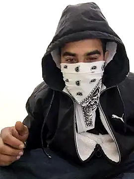 Snapshot of 13lusty chatting on 01.23.25 13lusty online show from 01.23.25