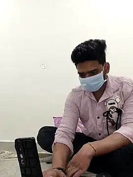 Snapshot of 13lusty chatting on 02.05.25 13lusty online show from 02.05.25