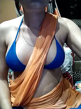 Snapshot of SANA-LEONI chatting on 03.21.25 SANA-LEONI online show from 03.21.25