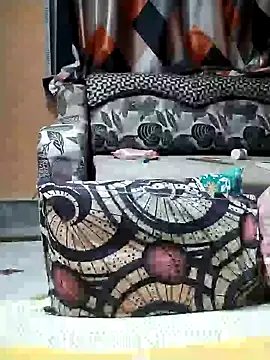 Snapshot of SANA-LEONI chatting on 10.25.25 SANA-LEONI online show from 10.25.25