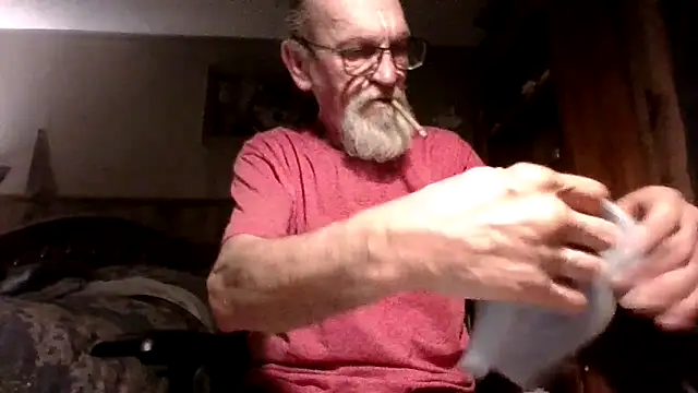 Snapshot of Aldick68 chatting on 02.15.25 Aldick68 online show from 02.15.25