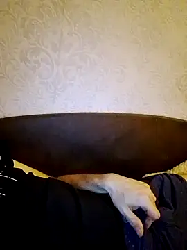 Snapshot of Lukas2204 chatting on 11.10.25 Lukas2204 online show from 11.10.25