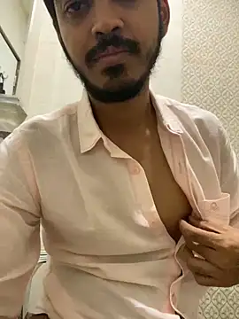 Snapshot of cute_modell chatting on 01.13.25 cute modell online show from 01.13.25