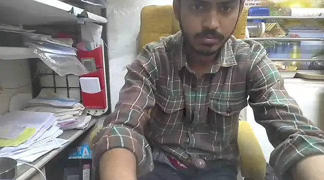 Snapshot of cute_modell chatting on 02.06.25 cute modell online show from 02.06.25