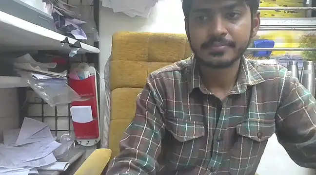 Snapshot of cute_modell chatting on 02.24.25 cute modell online show from 02.24.25