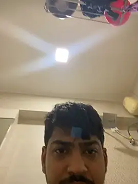 Snapshot of cute_modell chatting on 02.28.25 cute modell online show from 02.28.25