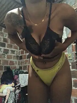 Snapshot of PretinhaOfc chatting on 01.23.25 PretinhaOfc online show from 01.23.25