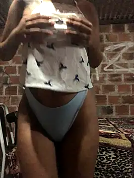 Snapshot of PretinhaOfc chatting on 09.16.25 PretinhaOfc online show from 09.16.25