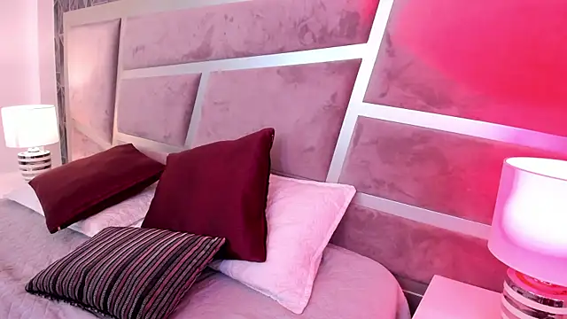 Snapshot of Sara__collins__ chatting on 03.10.25 Sara  collins   online show from 03.10.25