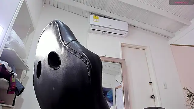 Snapshot of renatarussel chatting on 01.15.25 renatarussel online show from 01.15.25