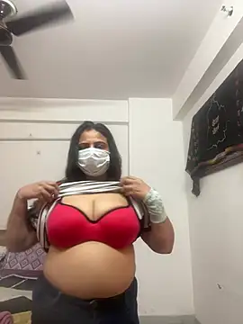 Snapshot of Miss-Jasmine chatting on 02.19.25 Miss-Jasmine online show from 02.19.25