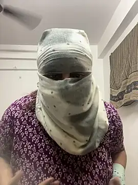 Snapshot of Miss-Jasmine chatting on 02.27.25 Miss-Jasmine online show from 02.27.25