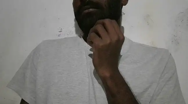 Snapshot of Raja_gamer chatting on 01.21.25 Raja gamer online show from 01.21.25