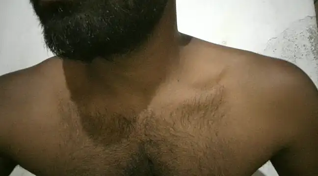 Snapshot of Raja_gamer chatting on 02.11.25 Raja gamer online show from 02.11.25