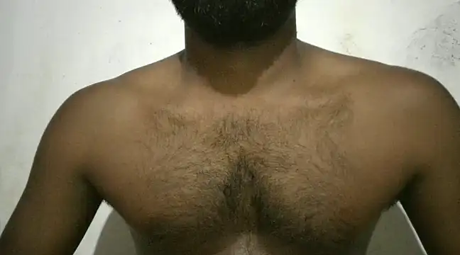 Snapshot of Raja_gamer chatting on 02.11.25 Raja gamer online show from 02.11.25