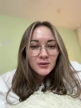 Snapshot of Kiss_My_Body chatting on 01.27.25 Kiss My Body online show from 01.27.25