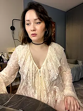 Snapshot of Kiss_My_Body chatting on 11.06.25 Kiss My Body online show from 11.06.25