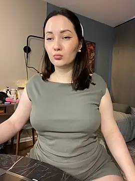 Snapshot of Kiss_My_Body chatting on 11.08.25 Kiss My Body online show from 11.08.25