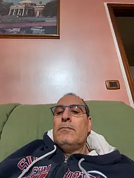 Snapshot of sempreilmio2 chatting on 01.24.25 sempreilmio2 online show from 01.24.25