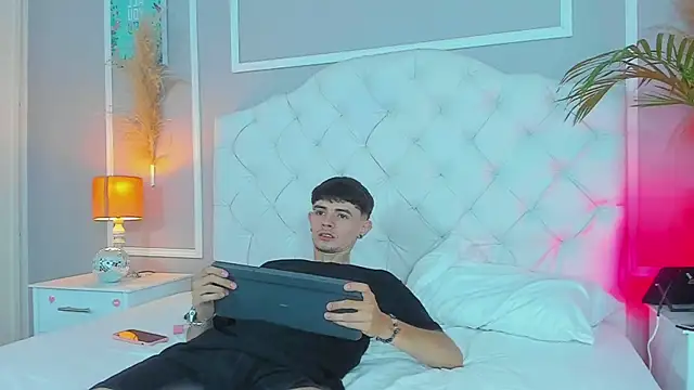 Snapshot of connor_and_angel chatting on 03.22.25 connor and angel online show from 03.22.25