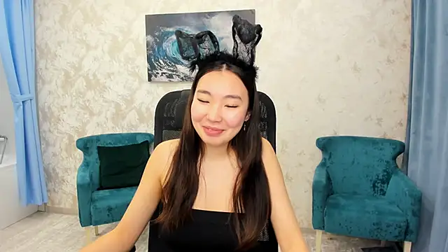 Snapshot of AnnaReyla chatting on 02.07.25 AnnaReyla online show from 02.07.25