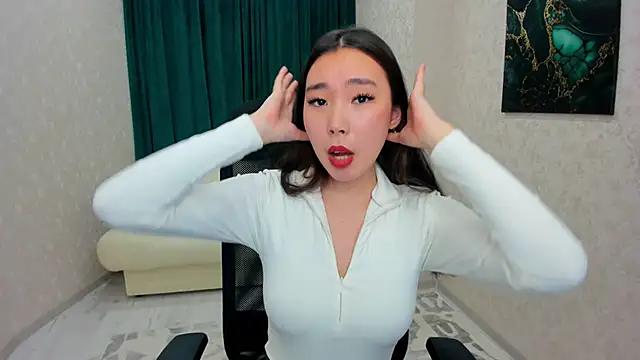 Snapshot of AnnaReyla chatting on 02.26.25 AnnaReyla online show from 02.26.25