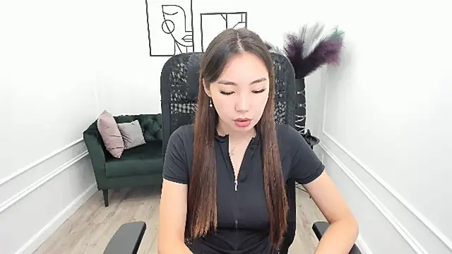 Snapshot of AnnaReyla chatting on 09.20.25 AnnaReyla online show from 09.20.25