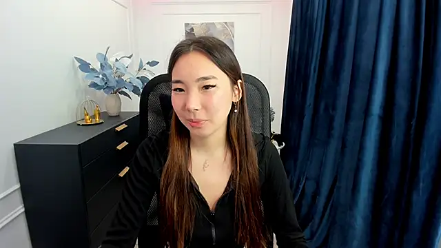 Snapshot of AnnaReyla chatting on 09.21.25 AnnaReyla online show from 09.21.25