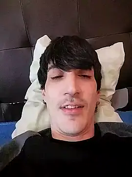 Snapshot of moutt99 chatting on 01.21.25 moutt99 online show from 01.21.25