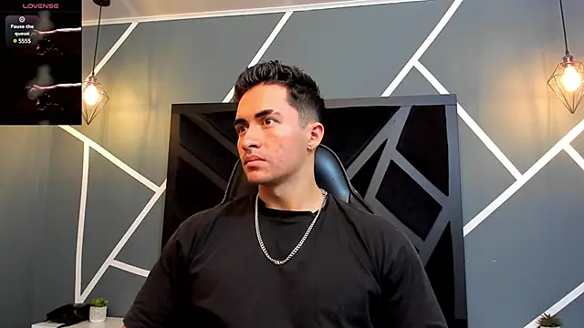 Snapshot of Brad_Summer chatting on 02.19.25 Brad Summer online show from 02.19.25