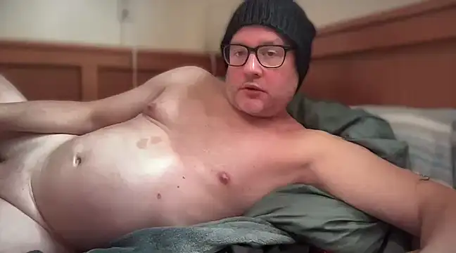 Snapshot of __DR3W__ chatting on 01.24.25 DR3W online show from 01.24.25