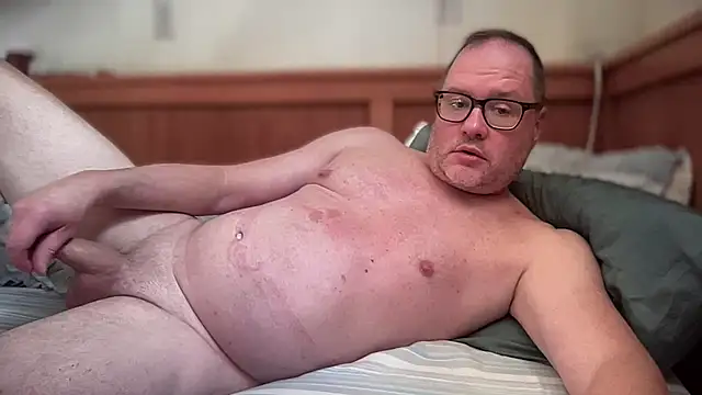 Snapshot of __DR3W__ chatting on 03.14.25 DR3W online show from 03.14.25