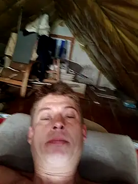 Snapshot of EngagingEvidence25 chatting on 10.16.25 EngagingEvidence25 online show from 10.16.25