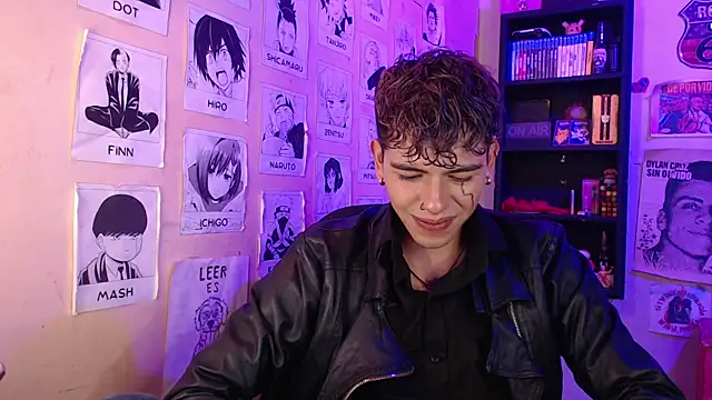 Snapshot of Mickey_Magic chatting on 02.15.25 Mickey Magic online show from 02.15.25