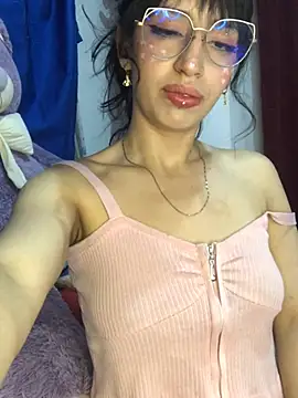 Snapshot of MiaFlamesxxx chatting on 01.25.25 MiaFlamesxxx online show from 01.25.25