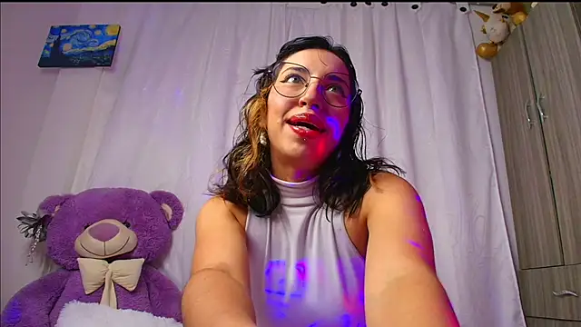 Snapshot of MiaFlamesxxx chatting on 09.20.25 MiaFlamesxxx online show from 09.20.25