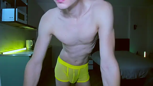 Snapshot of max_shy chatting on 02.01.25 max shy online show from 02.01.25