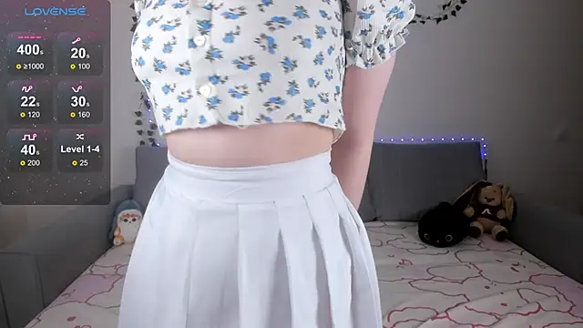 Snapshot of EmmyStar_ chatting on 02.27.25 EmmyStar online show from 02.27.25