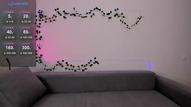 Snapshot of EmmyStar_ chatting on 03.17.25 EmmyStar online show from 03.17.25