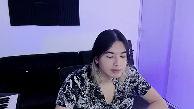 Snapshot of JordiWilld chatting on 11.13.25 JordiWilld online show from 11.13.25