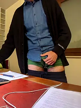 Snapshot of AvvocatoPorco chatting on 01.20.25 AvvocatoPorco online show from 01.20.25