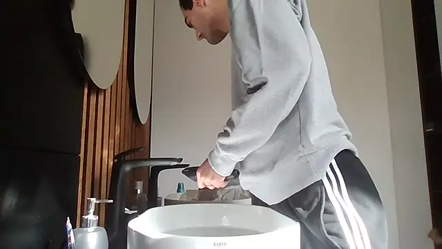 Snapshot of AvvocatoPorco chatting on 01.26.25 AvvocatoPorco online show from 01.26.25