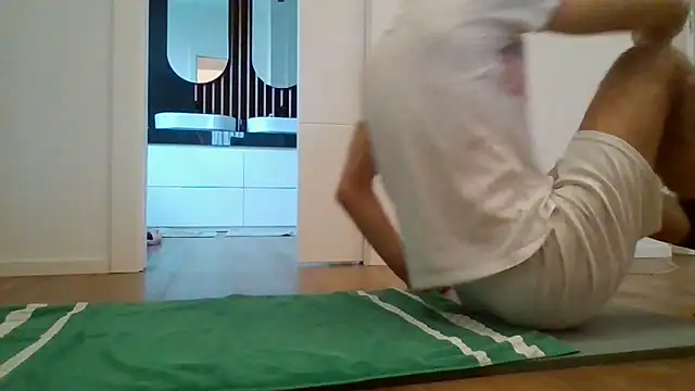 Snapshot of AvvocatoPorco chatting on 03.22.25 AvvocatoPorco online show from 03.22.25